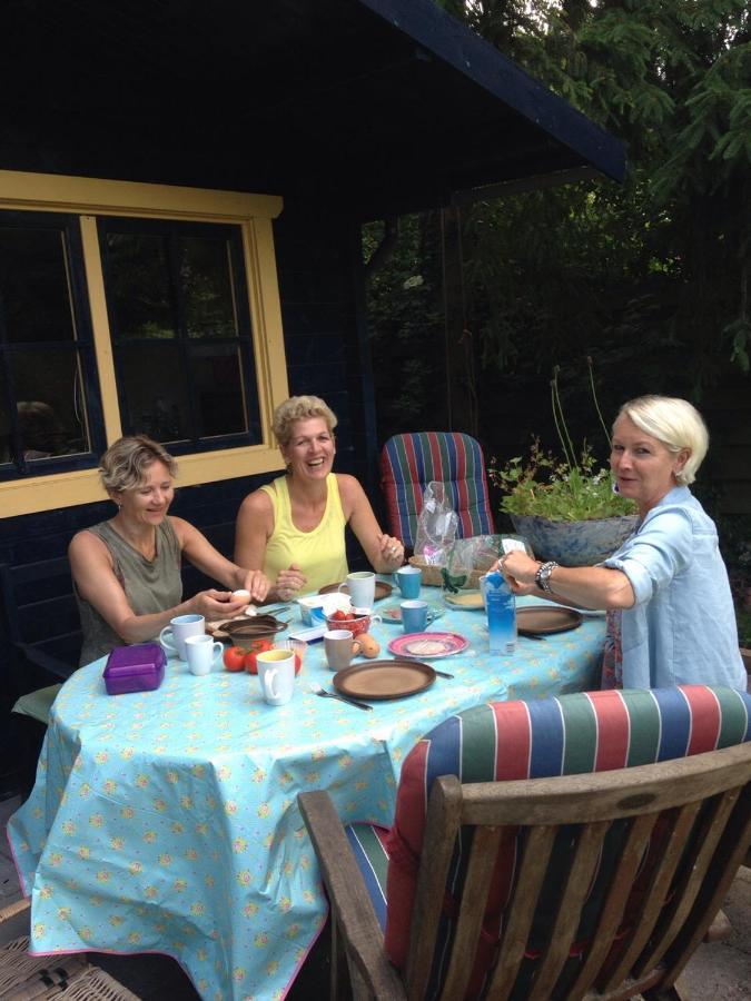 Guesthouse Vakantiehuis In Een Mooie Tuin In Het Centrum Van Zuidlaren! Екстериор снимка