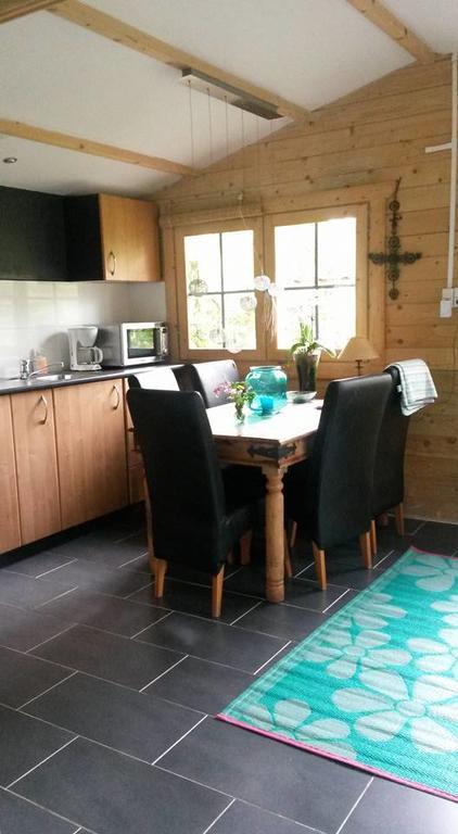 Guesthouse Vakantiehuis In Een Mooie Tuin In Het Centrum Van Zuidlaren! Екстериор снимка