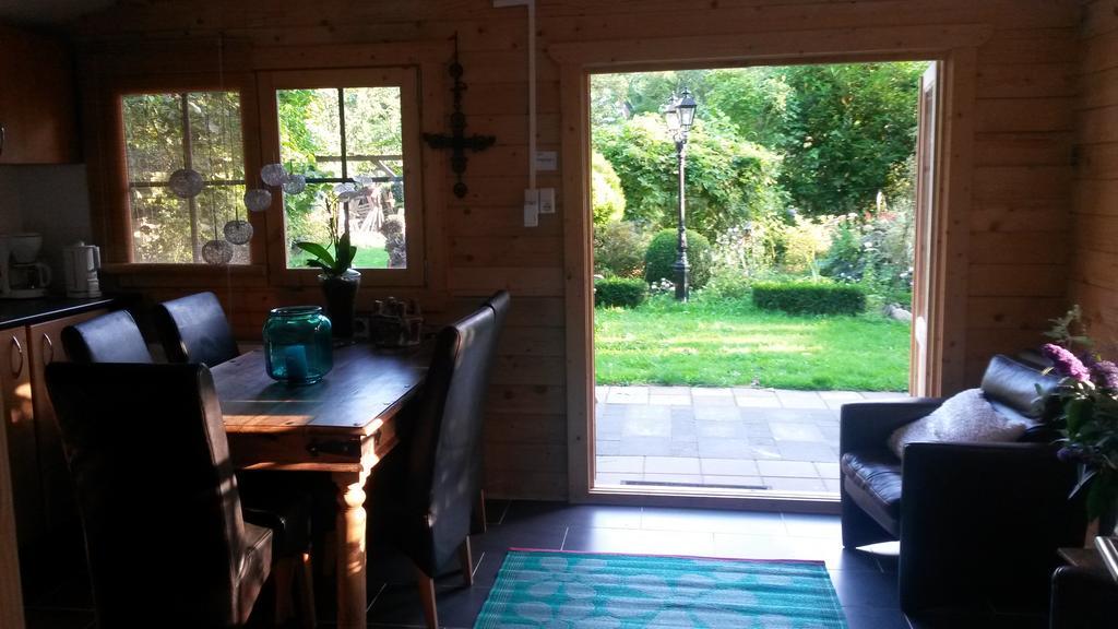 Guesthouse Vakantiehuis In Een Mooie Tuin In Het Centrum Van Zuidlaren! Екстериор снимка
